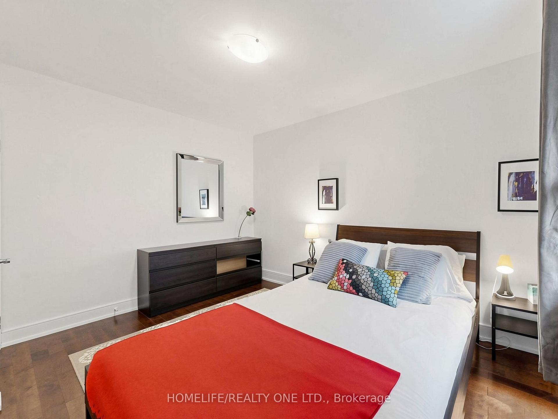 Photo 21 of 168 Wincott Drive, Etobicoke, Willowridge-Martingrove-Richview — HOMEH