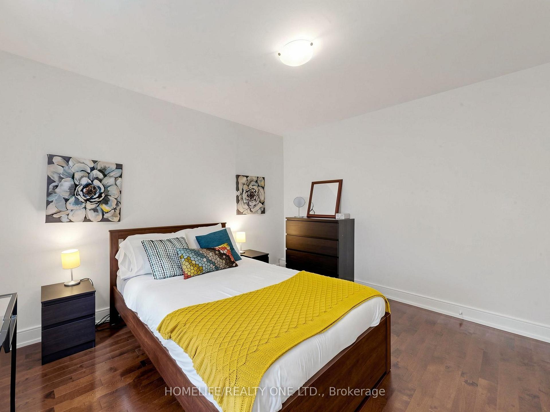 Photo 23 of 168 Wincott Drive, Etobicoke, Willowridge-Martingrove-Richview — HOMEH