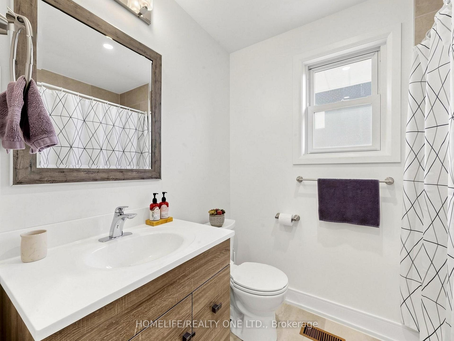 Photo 25 of 168 Wincott Drive, Etobicoke, Willowridge-Martingrove-Richview — HOMEH