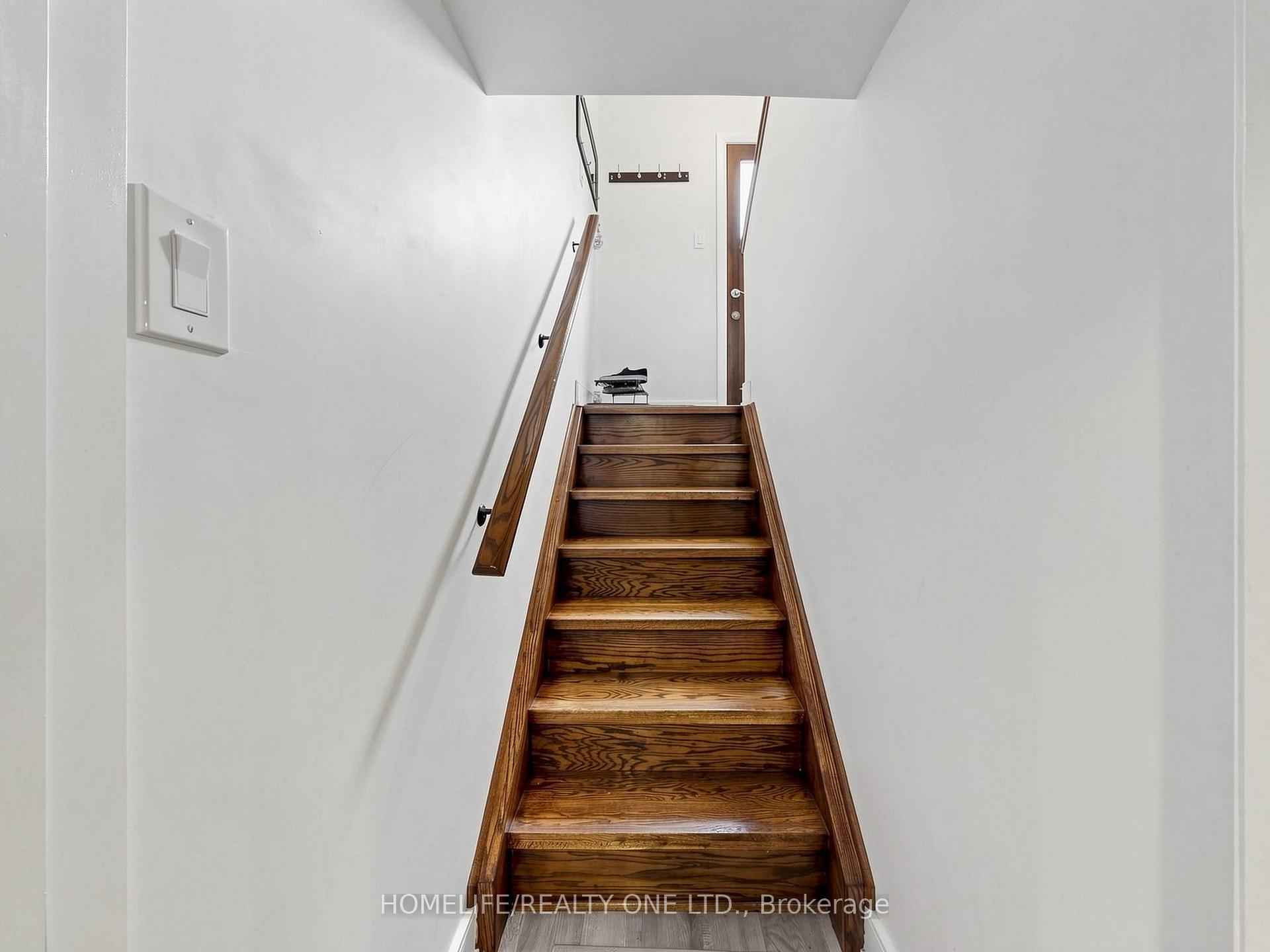 Photo 29 of 168 Wincott Drive, Etobicoke, Willowridge-Martingrove-Richview — HOMEH
