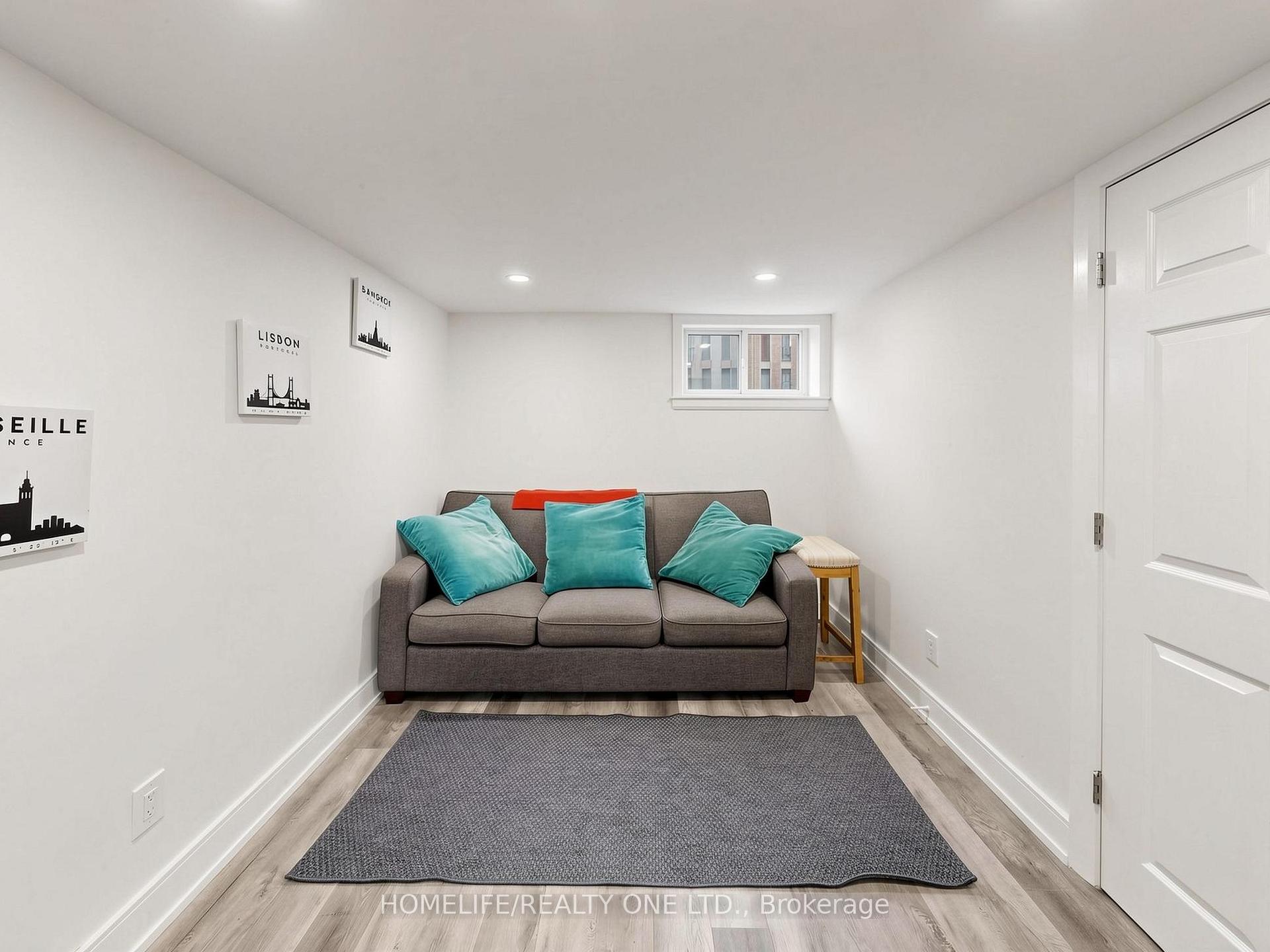 Photo 33 of 168 Wincott Drive, Etobicoke, Willowridge-Martingrove-Richview — HOMEH