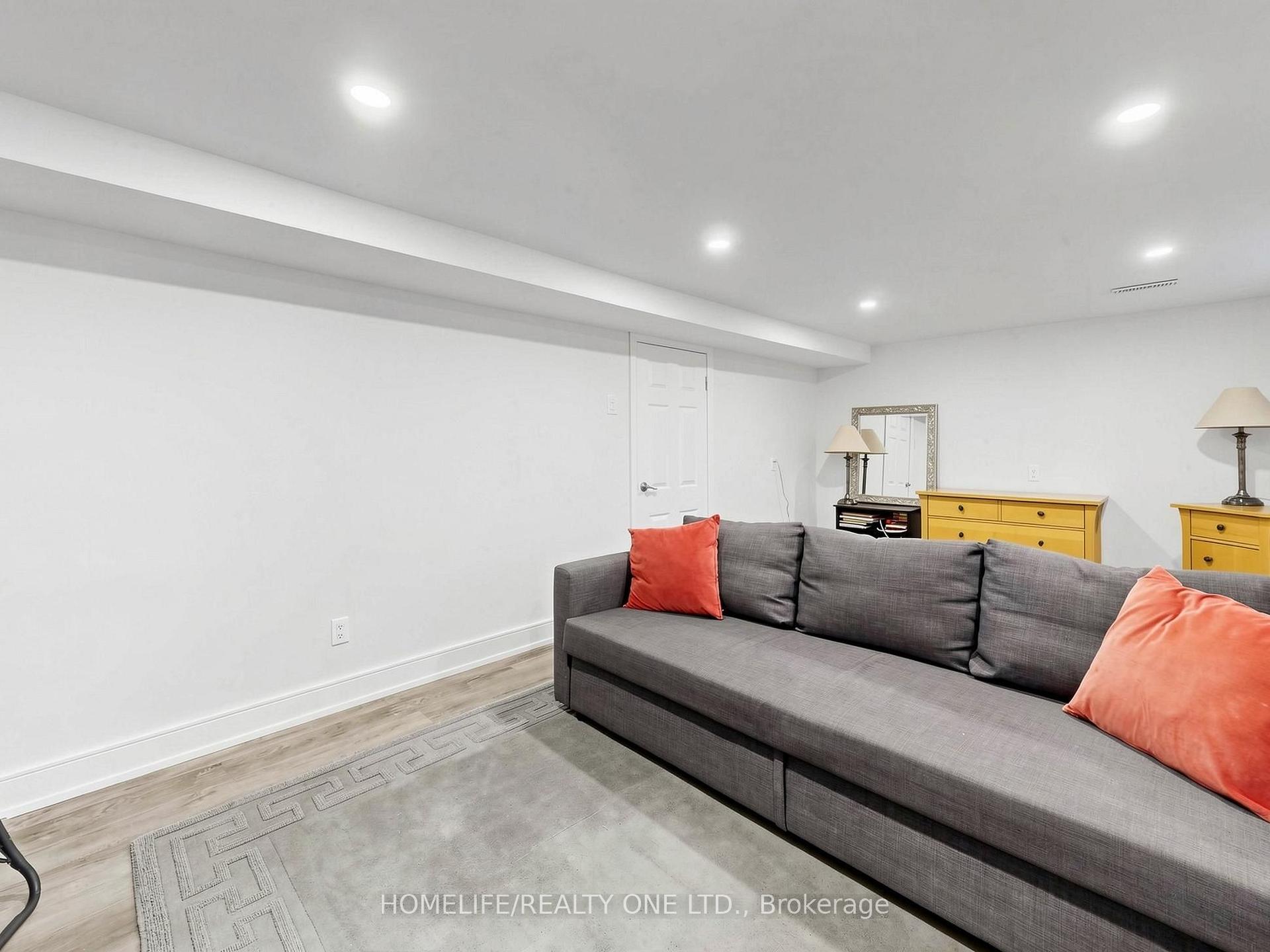 Photo 36 of 168 Wincott Drive, Etobicoke, Willowridge-Martingrove-Richview — HOMEH