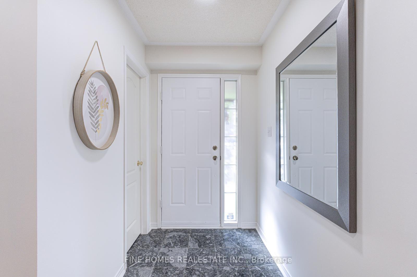 Photo 5 of 42 Alameda Circle, Vaughan, Beverley Glen — HOMEH