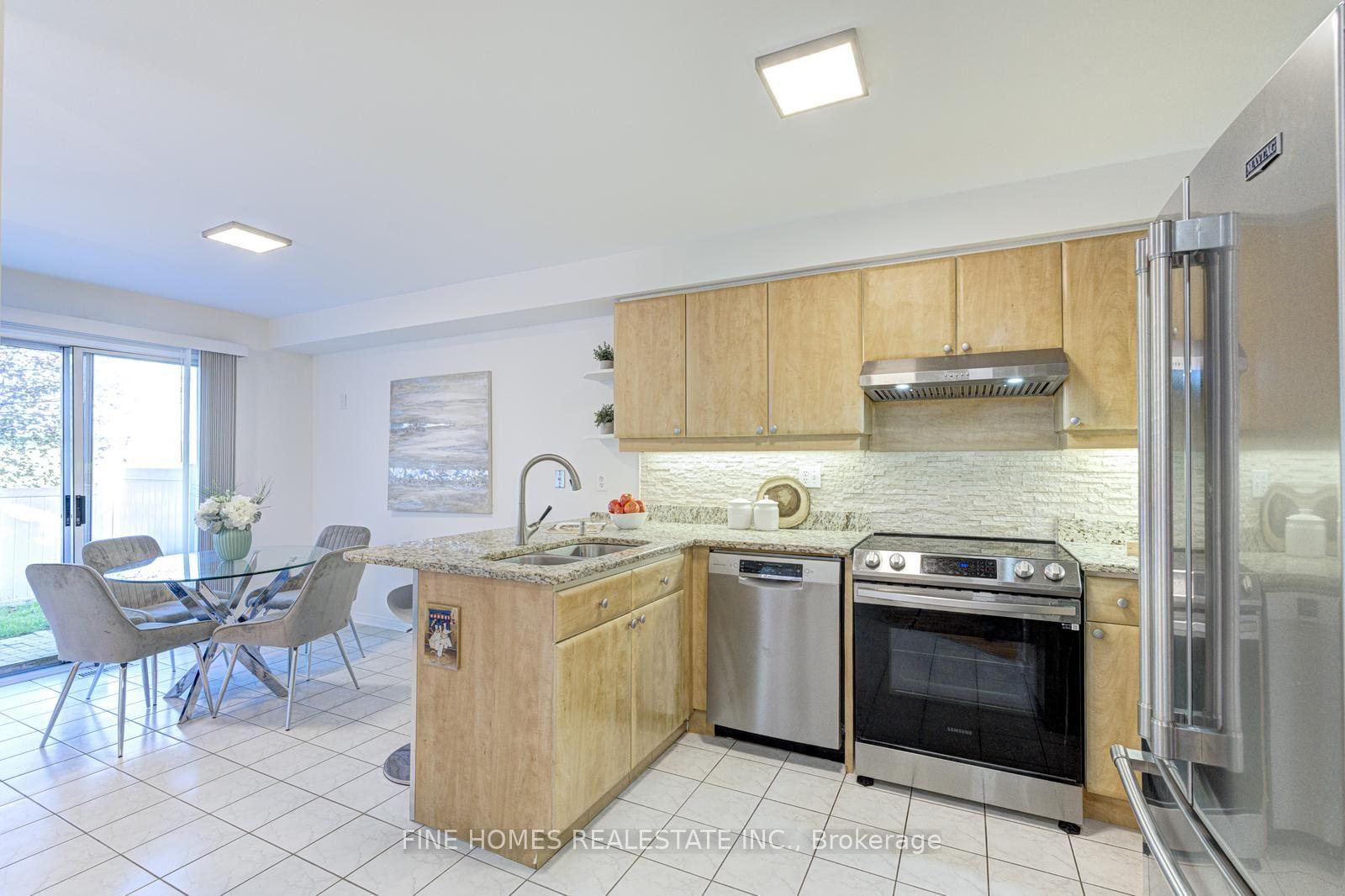 Photo 11 of 42 Alameda Circle, Vaughan, Beverley Glen — HOMEH
