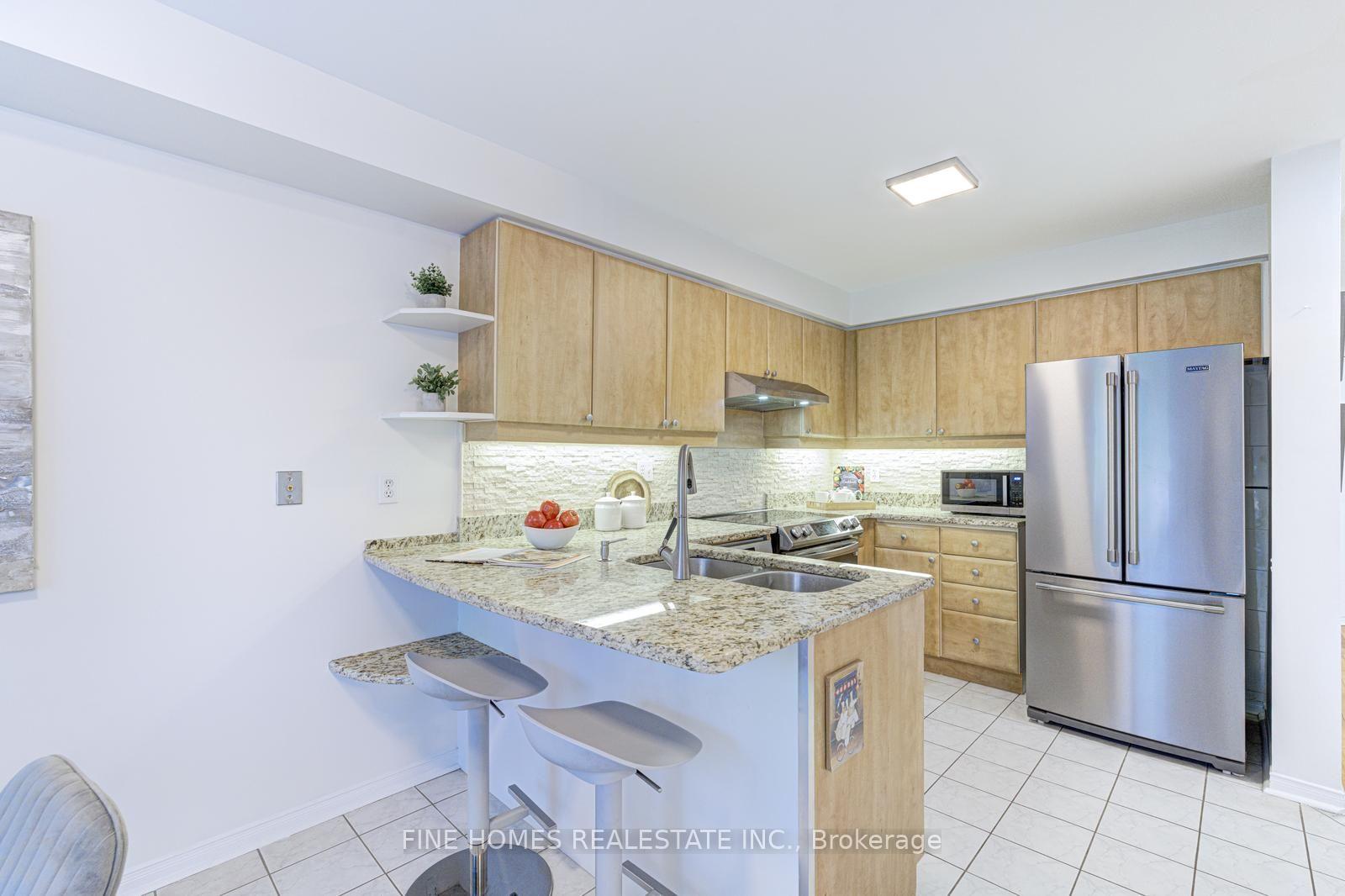 Photo 12 of 42 Alameda Circle, Vaughan, Beverley Glen — HOMEH
