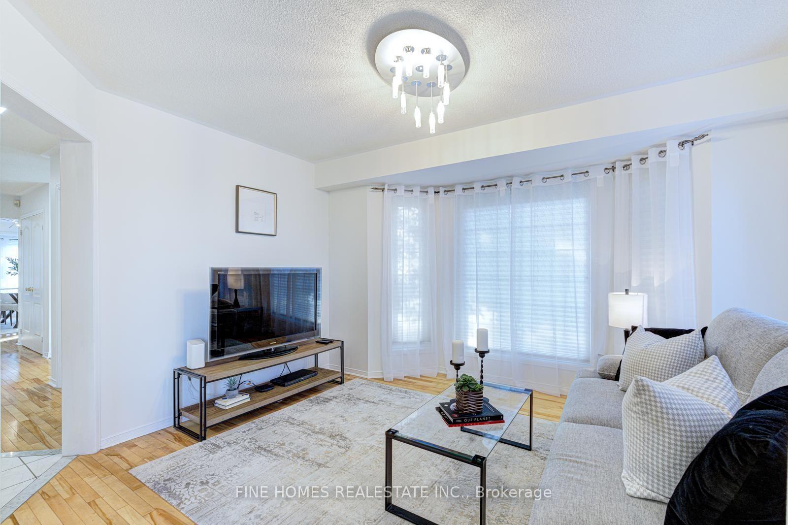 Photo 17 of 42 Alameda Circle, Vaughan, Beverley Glen — HOMEH