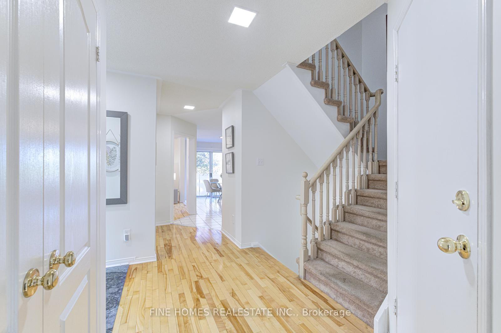 Photo 18 of 42 Alameda Circle, Vaughan, Beverley Glen — HOMEH