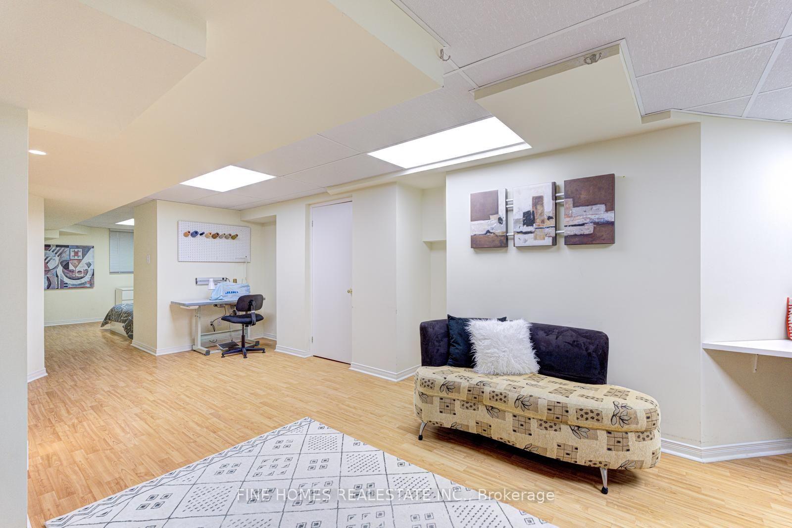 Photo 34 of 42 Alameda Circle, Vaughan, Beverley Glen — HOMEH