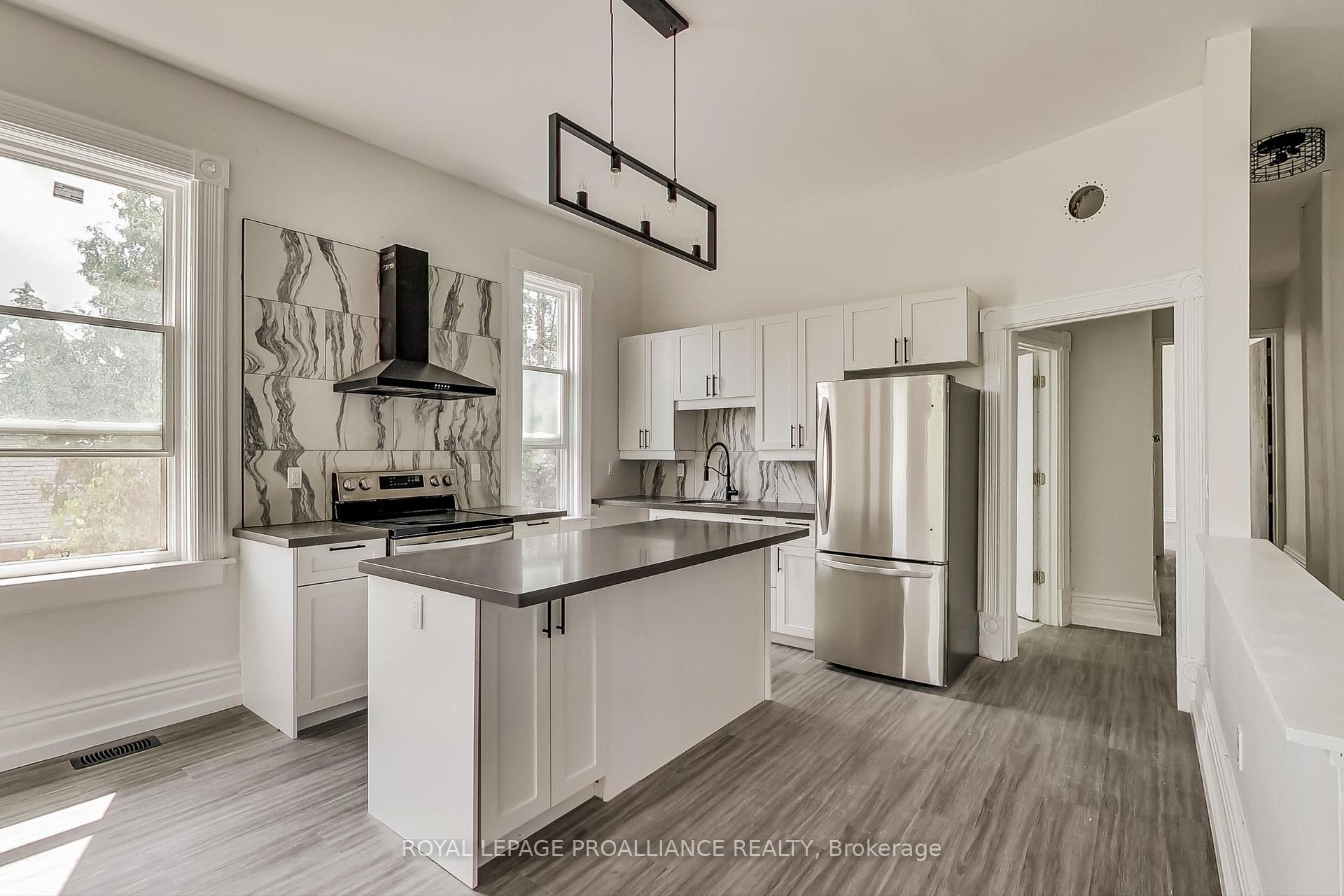 Photo 7 of Unit # 2, 613 Union Street, Peterborough, Town Ward 3 — HOMEH