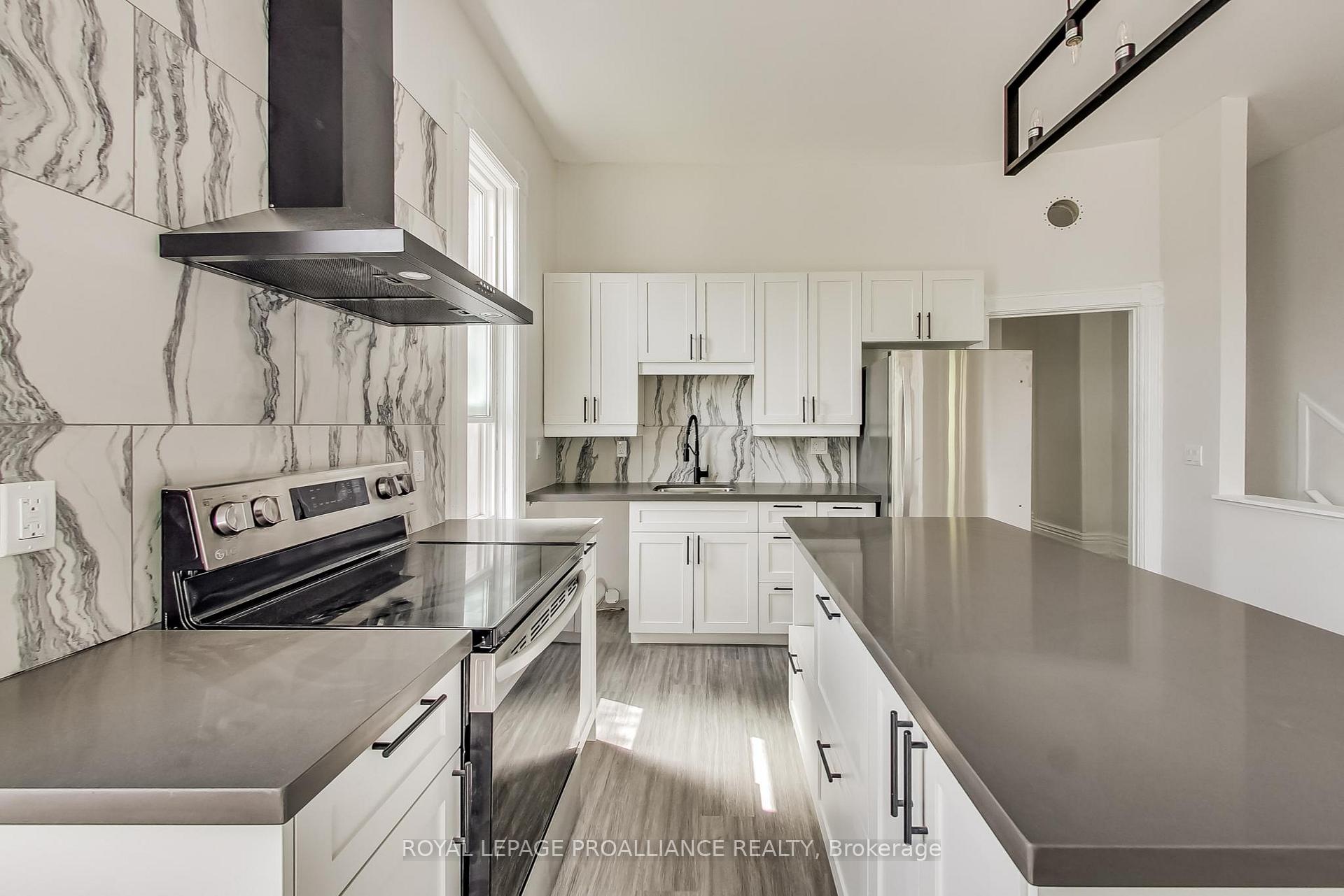 Photo 8 of Unit # 2, 613 Union Street, Peterborough, Town Ward 3 — HOMEH