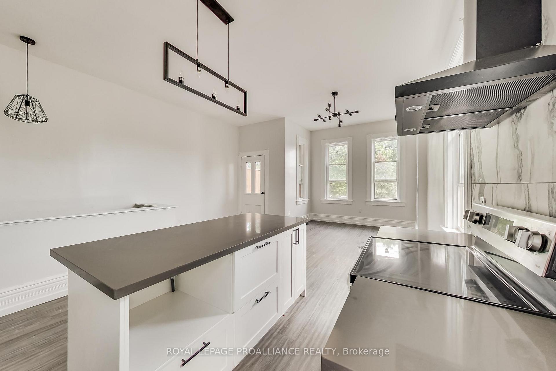 Photo 9 of Unit # 2, 613 Union Street, Peterborough, Town Ward 3 — HOMEH