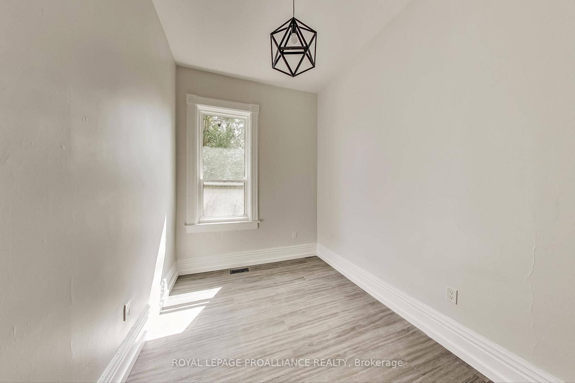 Photo 14 of Unit # 2, 613 Union Street, Peterborough, Town Ward 3 — HOMEH