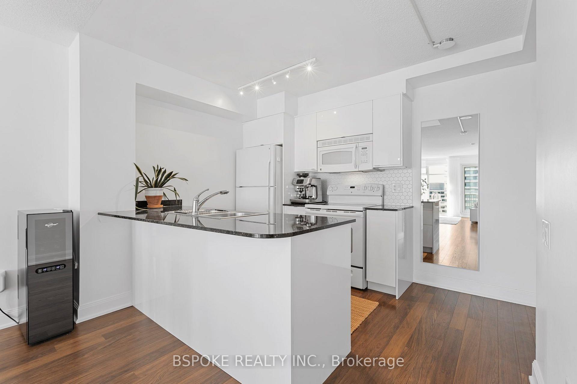 Photo 5 of Unit 3012, 2191 Yonge Street, Toronto, Mount Pleasant West — HOMEH