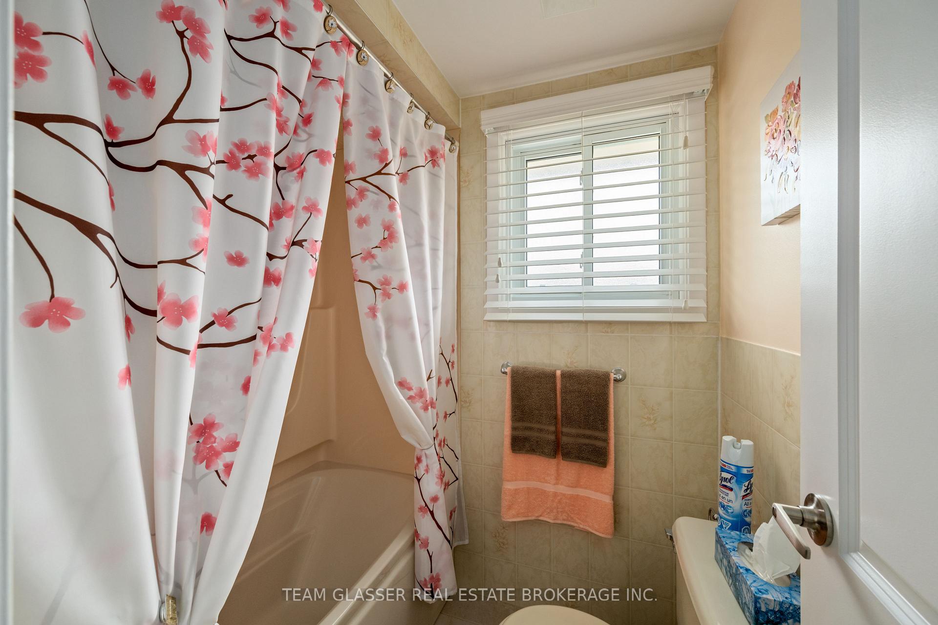 Photo 18 of 288 Fairhaven Circle, London, East O — HOMEH