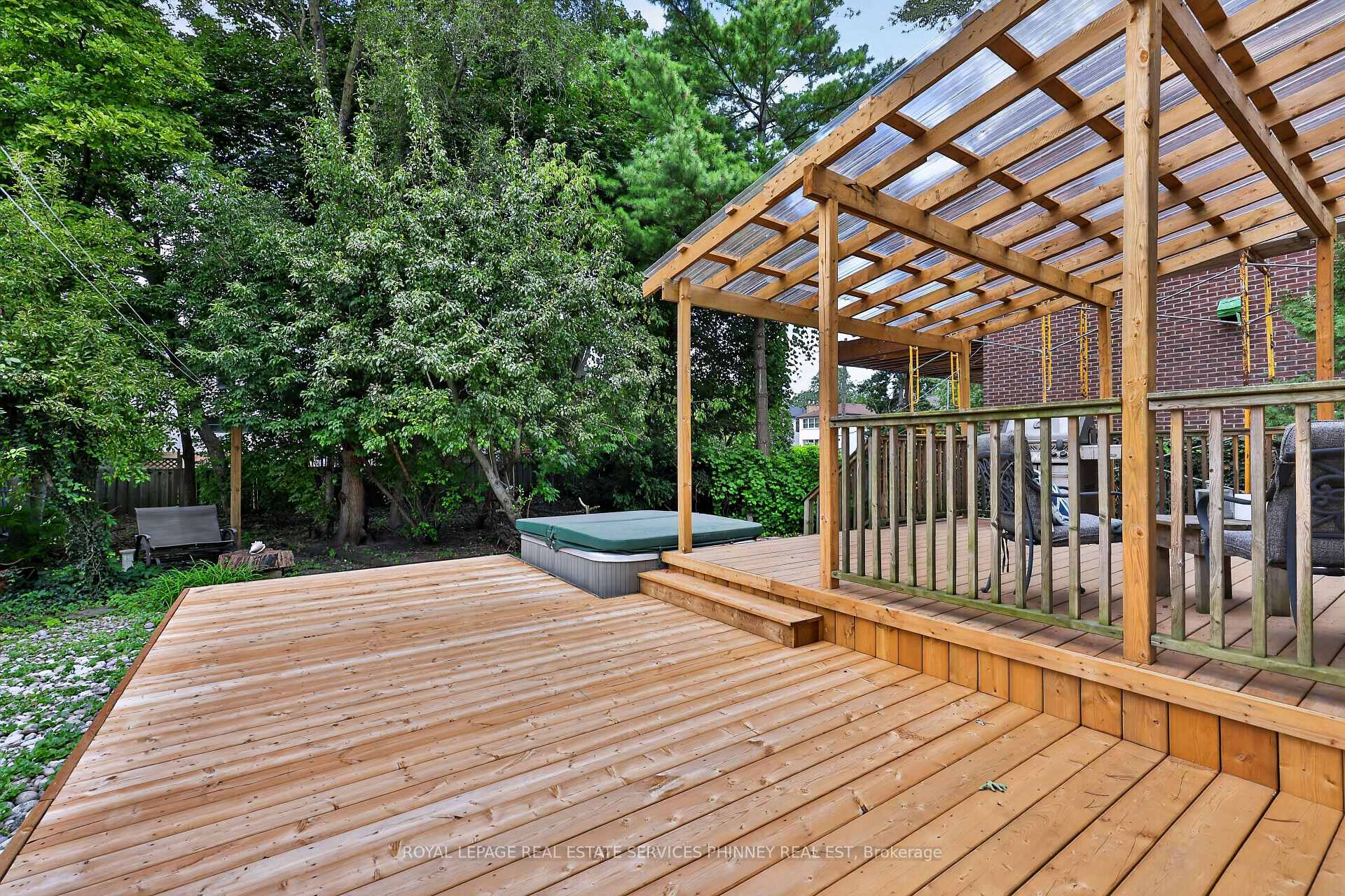 Photo 41 of 21 Cumberland Drive, Mississauga, Port Credit — HOMEH