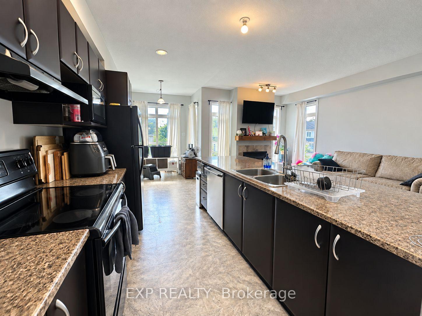 Photo 6 of 448 Foxhall Way, Ottawa, Kanata - Bridlewood — HOMEH