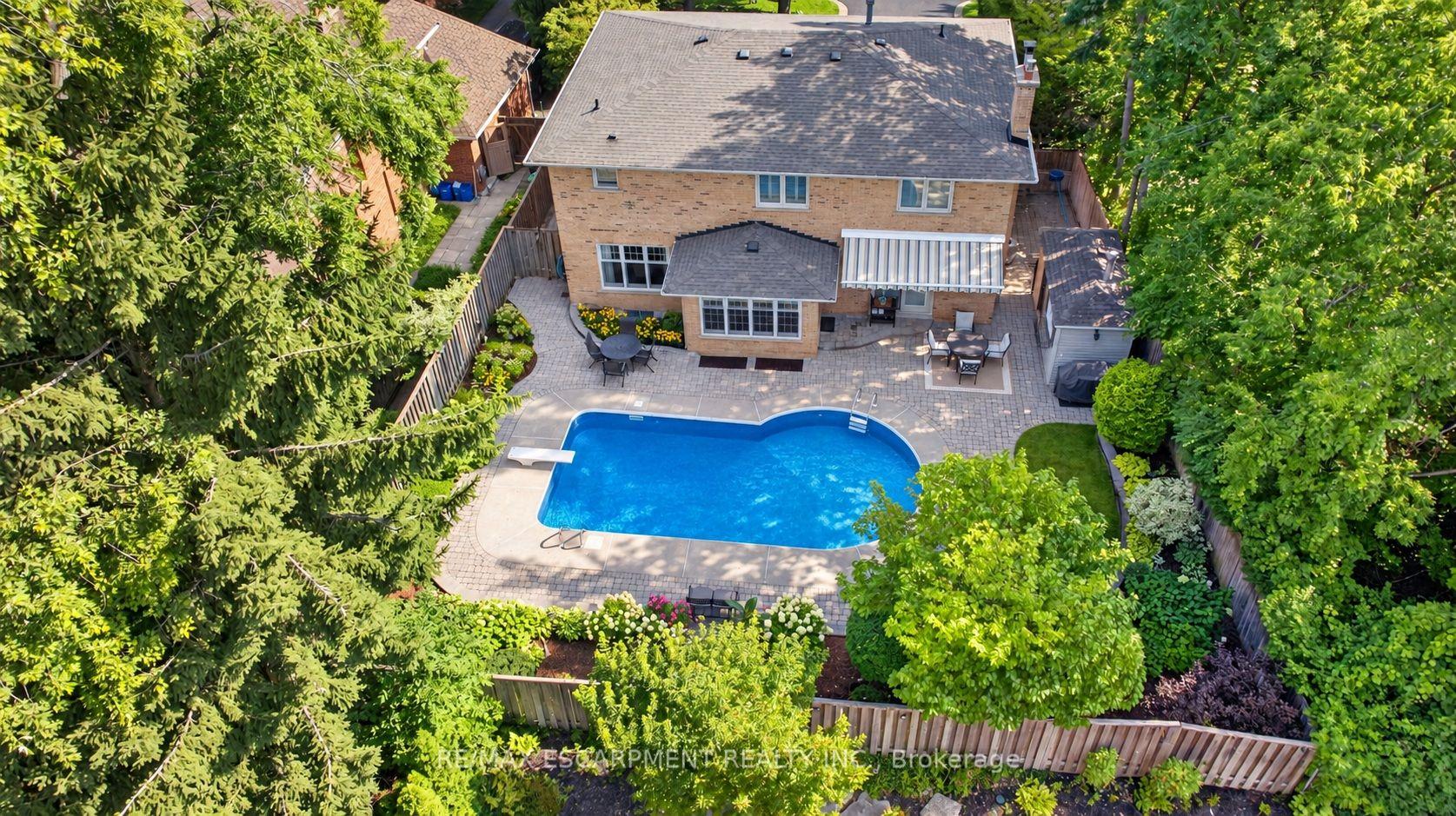 Photo 2 of 1470 Crescent Road, Mississauga, Lorne Park — HOMEH