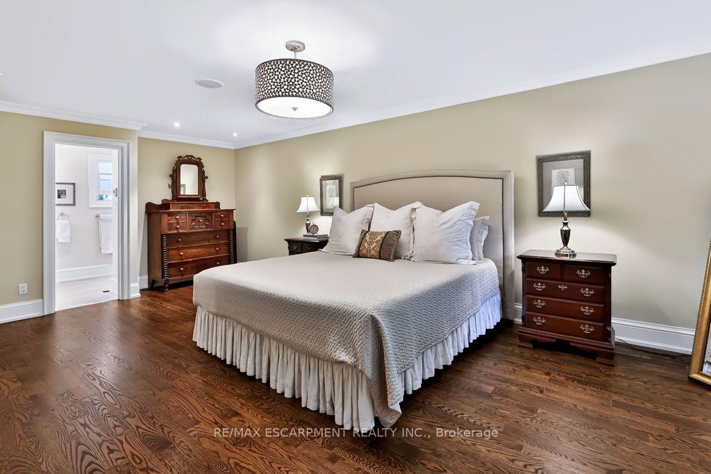 Photo 16 of 1470 Crescent Road, Mississauga, Lorne Park — HOMEH