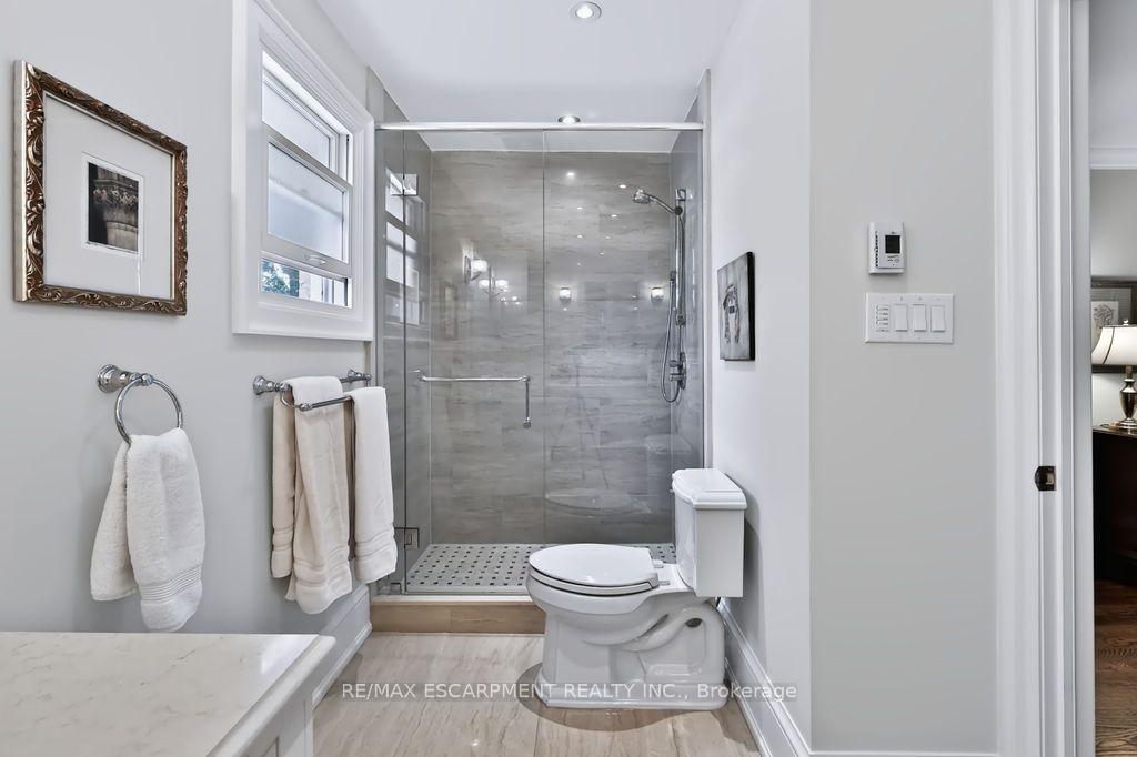 Photo 18 of 1470 Crescent Road, Mississauga, Lorne Park — HOMEH