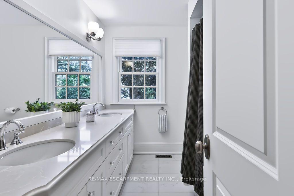 Photo 20 of 1470 Crescent Road, Mississauga, Lorne Park — HOMEH