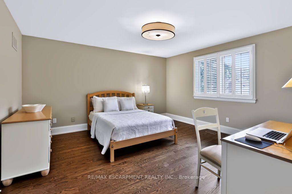 Photo 21 of 1470 Crescent Road, Mississauga, Lorne Park — HOMEH