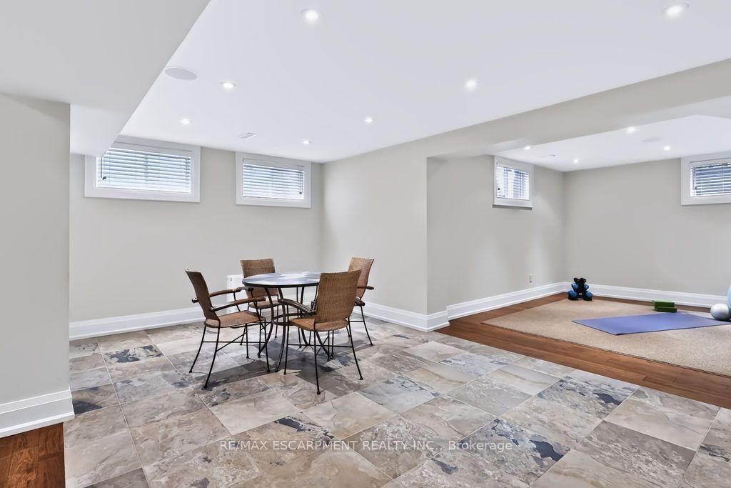 Photo 25 of 1470 Crescent Road, Mississauga, Lorne Park — HOMEH