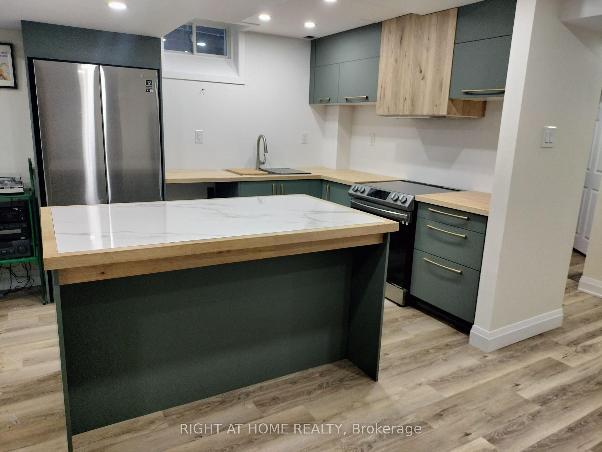 Photo 37 of 154 Peter Rupert Avenue, Vaughan, Patterson — HOMEH