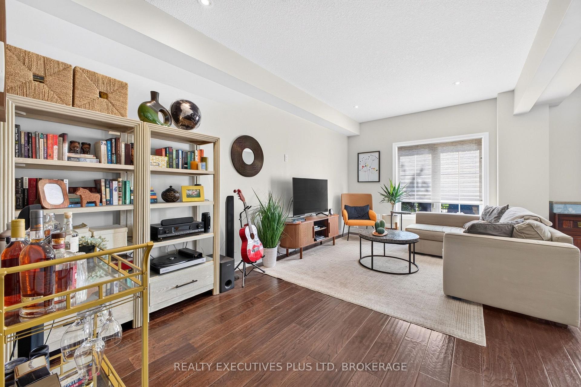 Photo 10 of Unit 9, 43 Kerman Avenue, Grimsby, Grimsby West — HOMEH