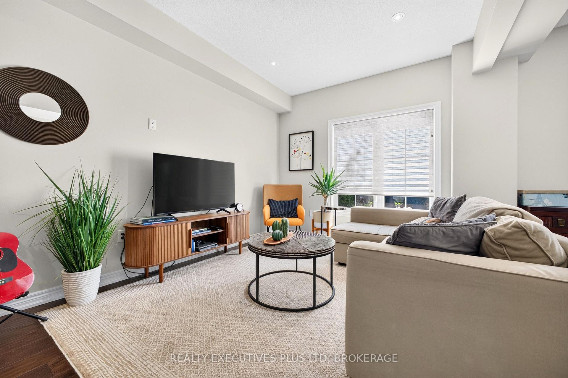 Photo 12 of Unit 9, 43 Kerman Avenue, Grimsby, Grimsby West — HOMEH