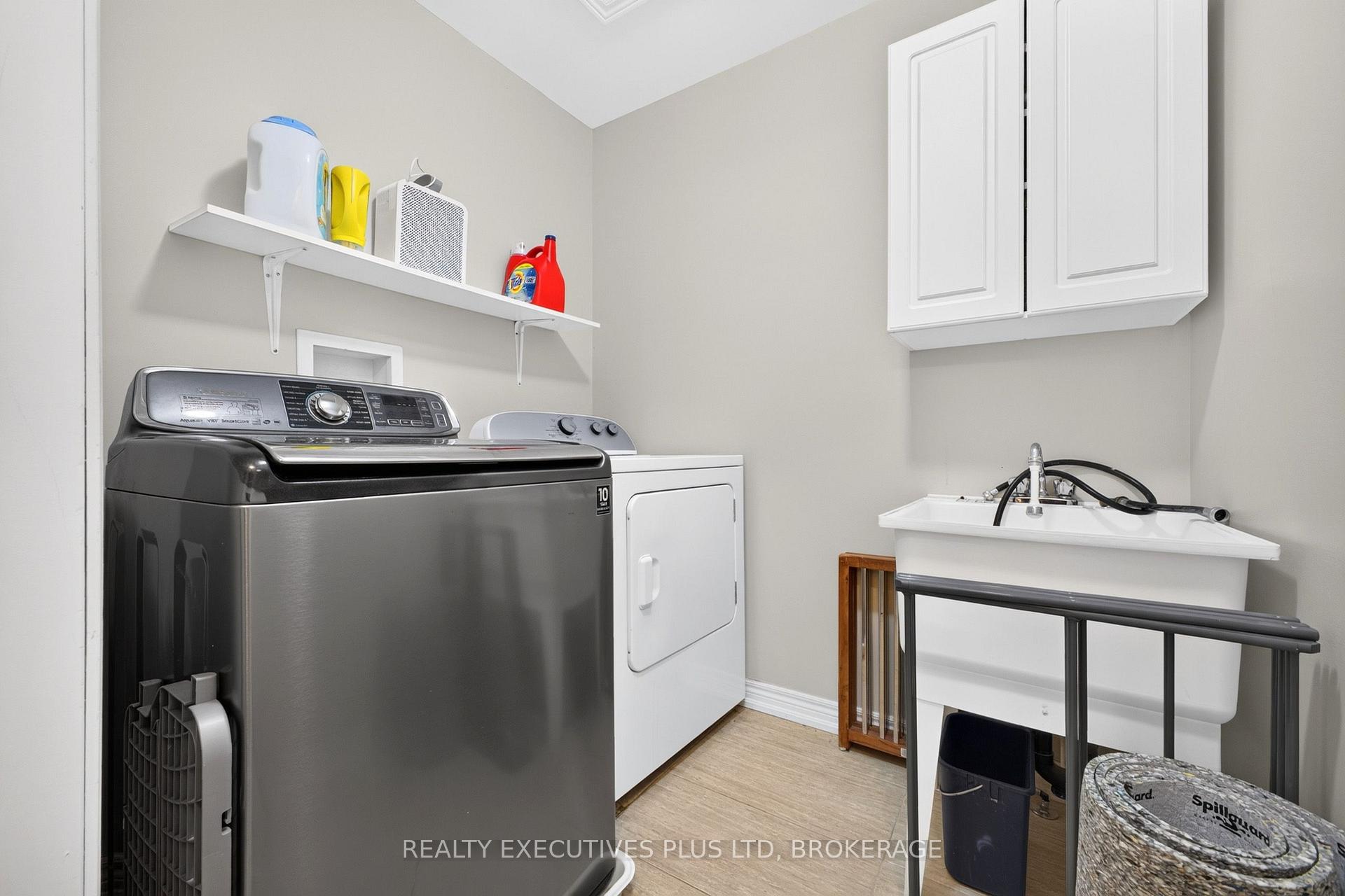 Photo 34 of Unit 9, 43 Kerman Avenue, Grimsby, Grimsby West — HOMEH