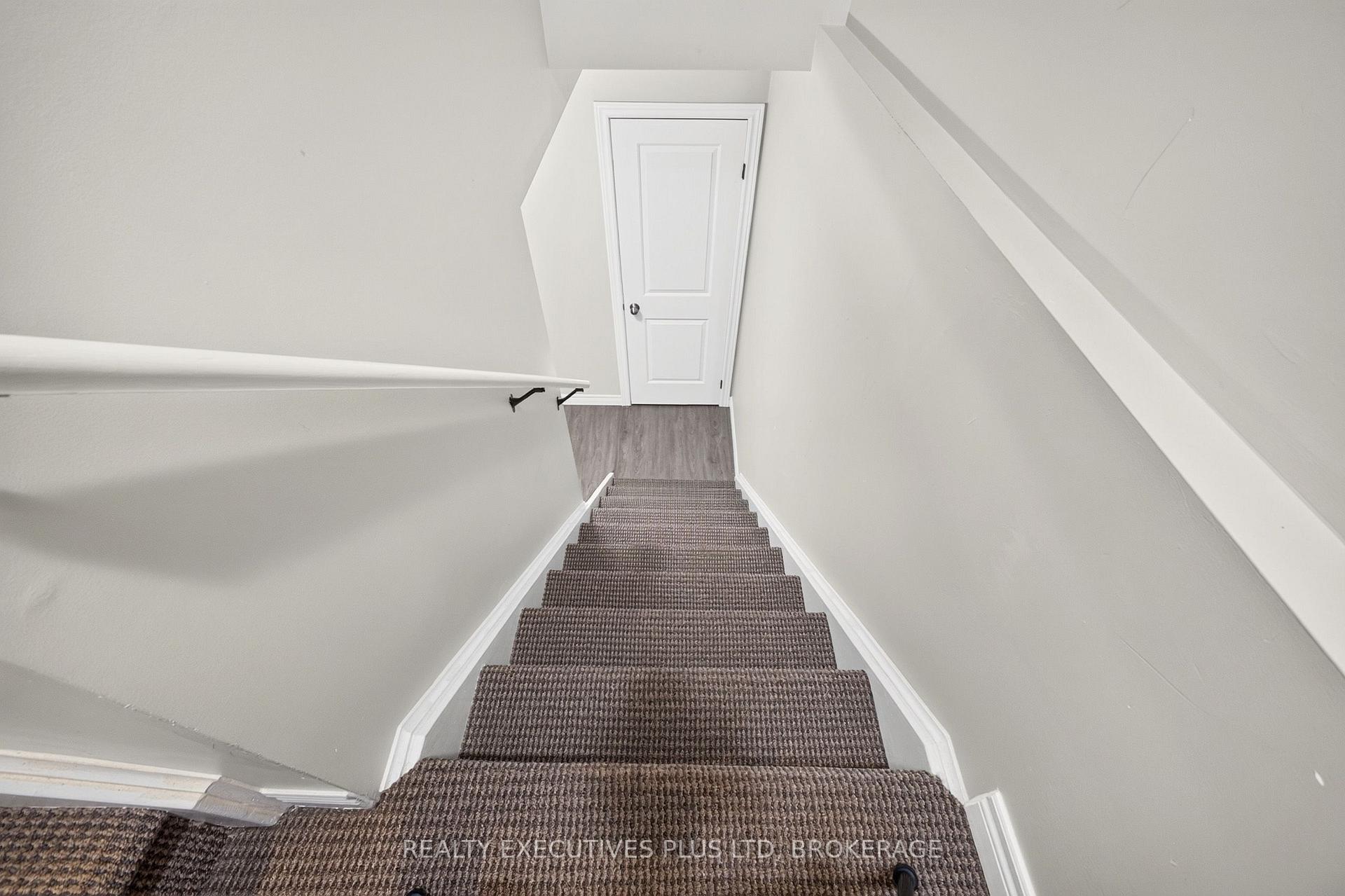 Photo 41 of Unit 9, 43 Kerman Avenue, Grimsby, Grimsby West — HOMEH