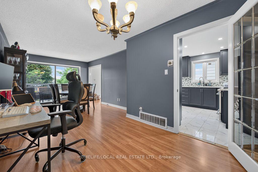 Photo 12 of 4 Martindale Crescent, Brampton, Brampton West — HOMEH