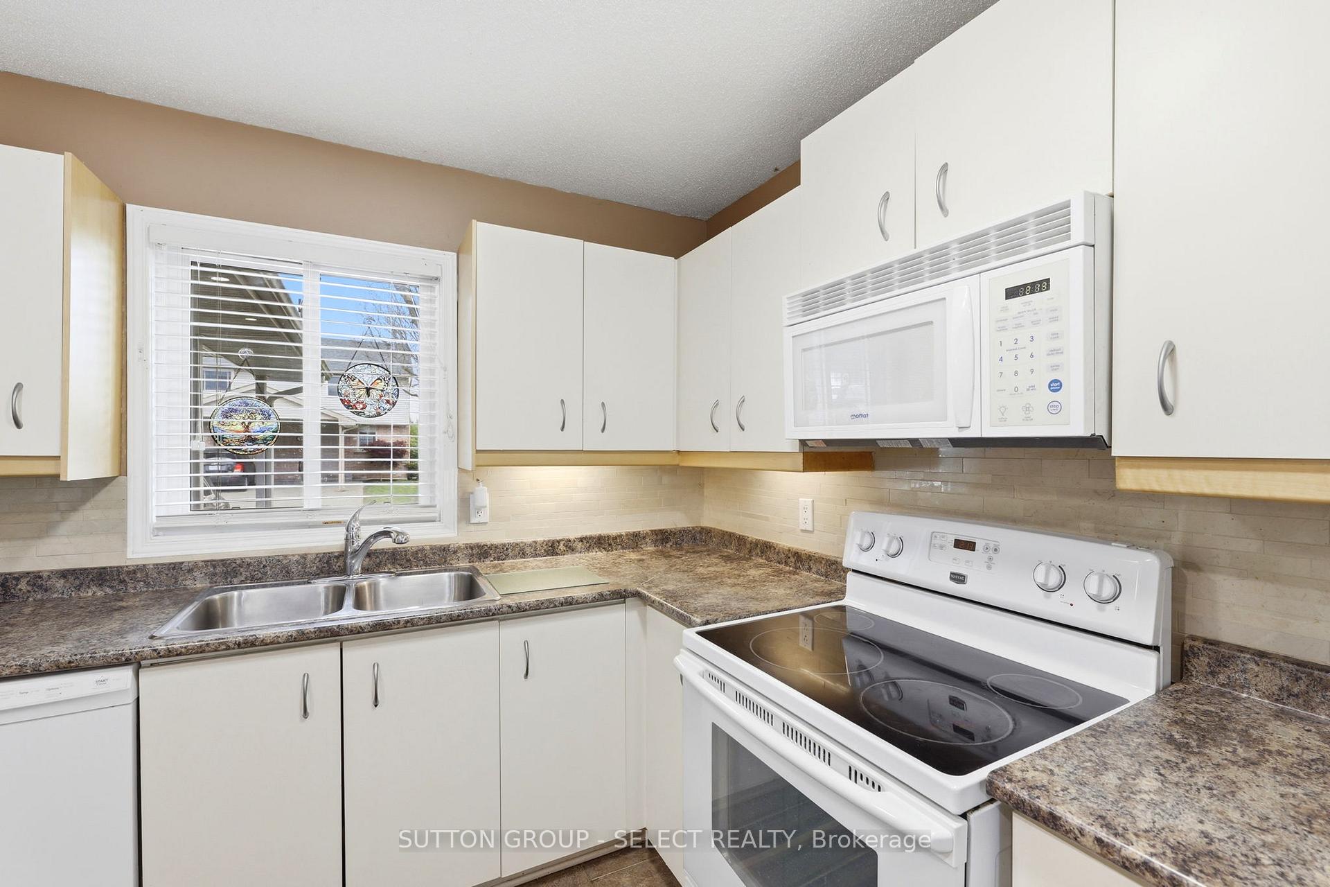 Photo 10 of Unit 1, 151 Bonaventure Drive, London, East I — HOMEH