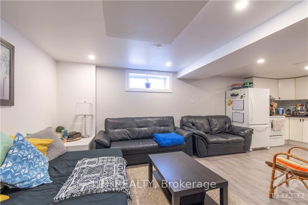 Photo 3 of Unit 2, 658 Sherbourne Road, Ottawa, Carlingwood — HOMEH