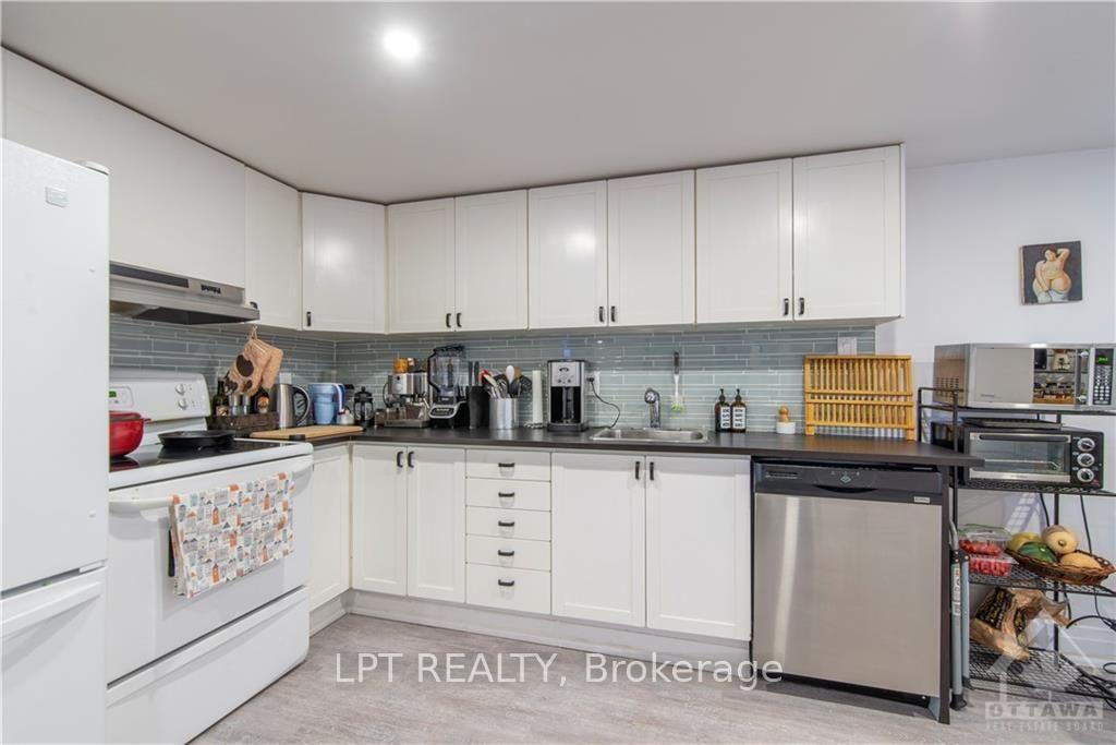 Photo 5 of Unit 2, 658 Sherbourne Road, Ottawa, Carlingwood — HOMEH