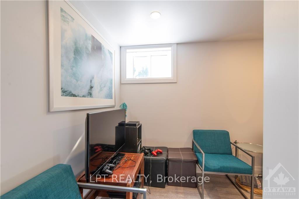 Photo 15 of Unit 2, 658 Sherbourne Road, Ottawa, Carlingwood — HOMEH