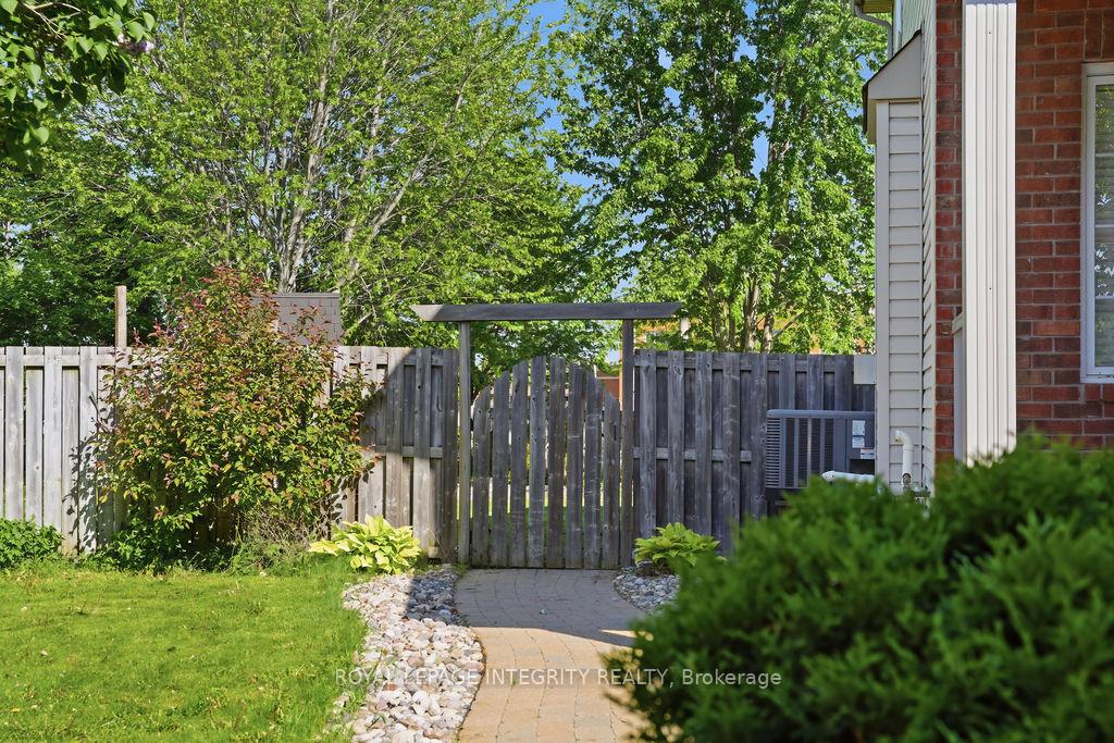 Photo 2 of 1067 Rocky Harbour Crescent, Ottawa, Riverside South/Gloucester Glen — HOMEH