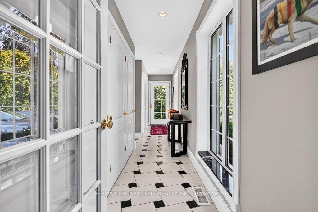 Photo 18 of 3151 Lakeshore Road, Burlington, Roseland — HOMEH
