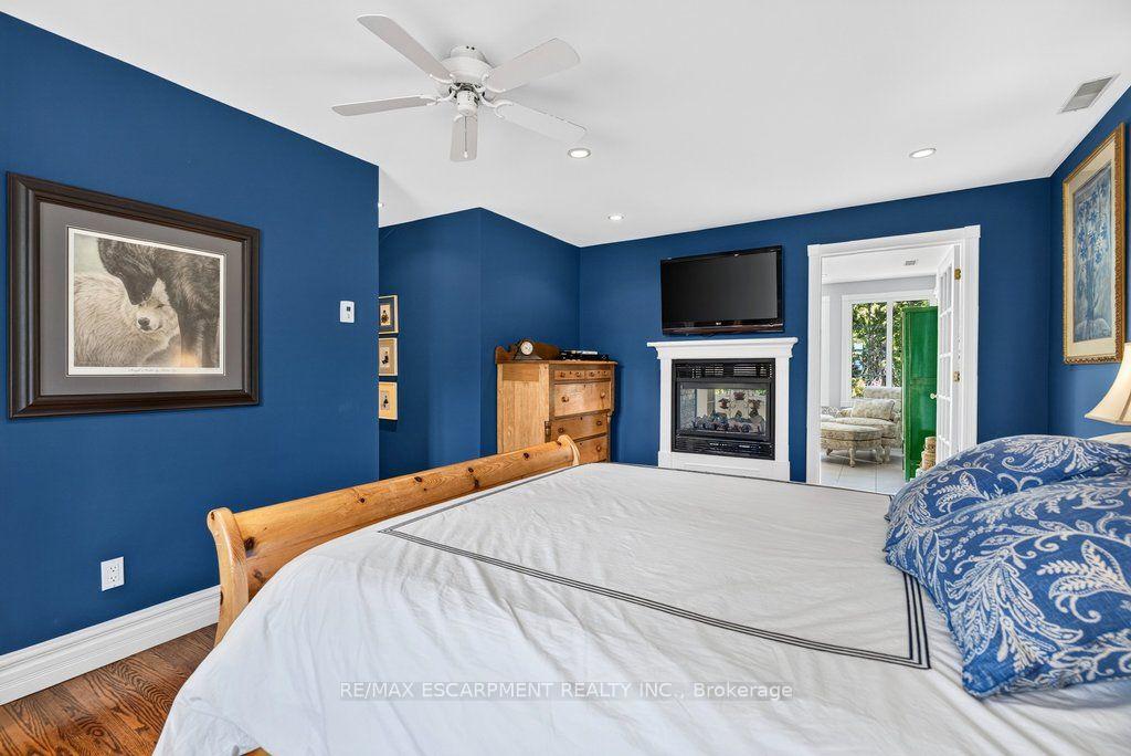 Photo 22 of 3151 Lakeshore Road, Burlington, Roseland — HOMEH