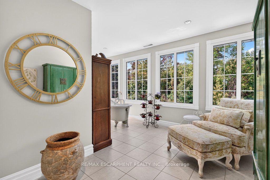 Photo 23 of 3151 Lakeshore Road, Burlington, Roseland — HOMEH