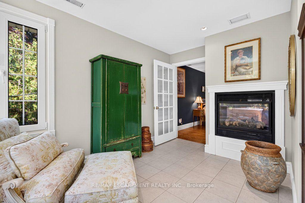 Photo 24 of 3151 Lakeshore Road, Burlington, Roseland — HOMEH