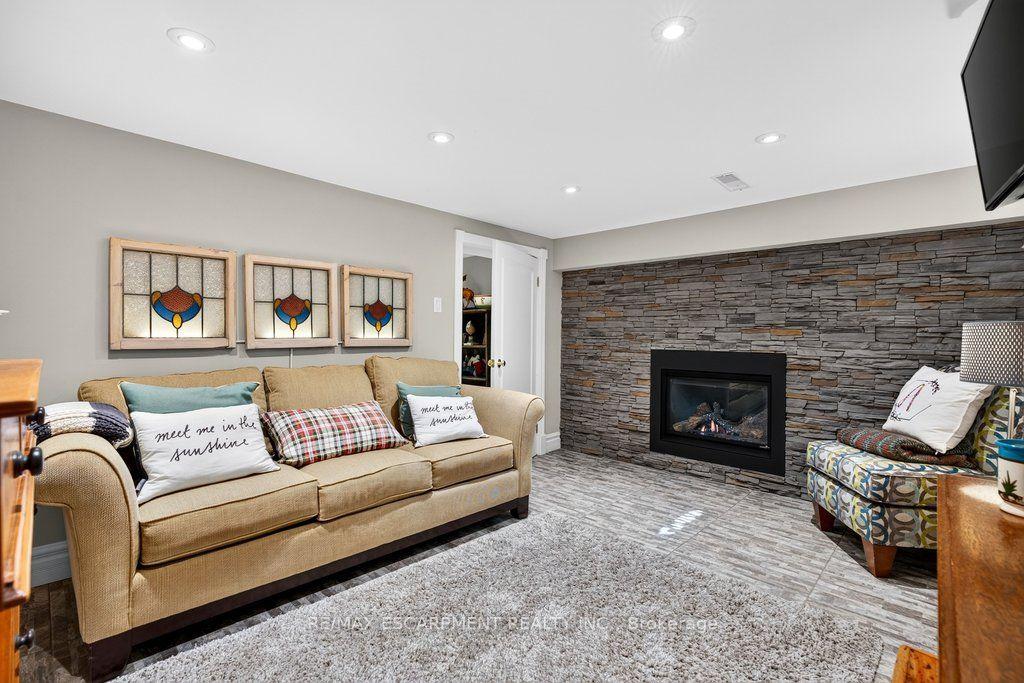 Photo 33 of 3151 Lakeshore Road, Burlington, Roseland — HOMEH