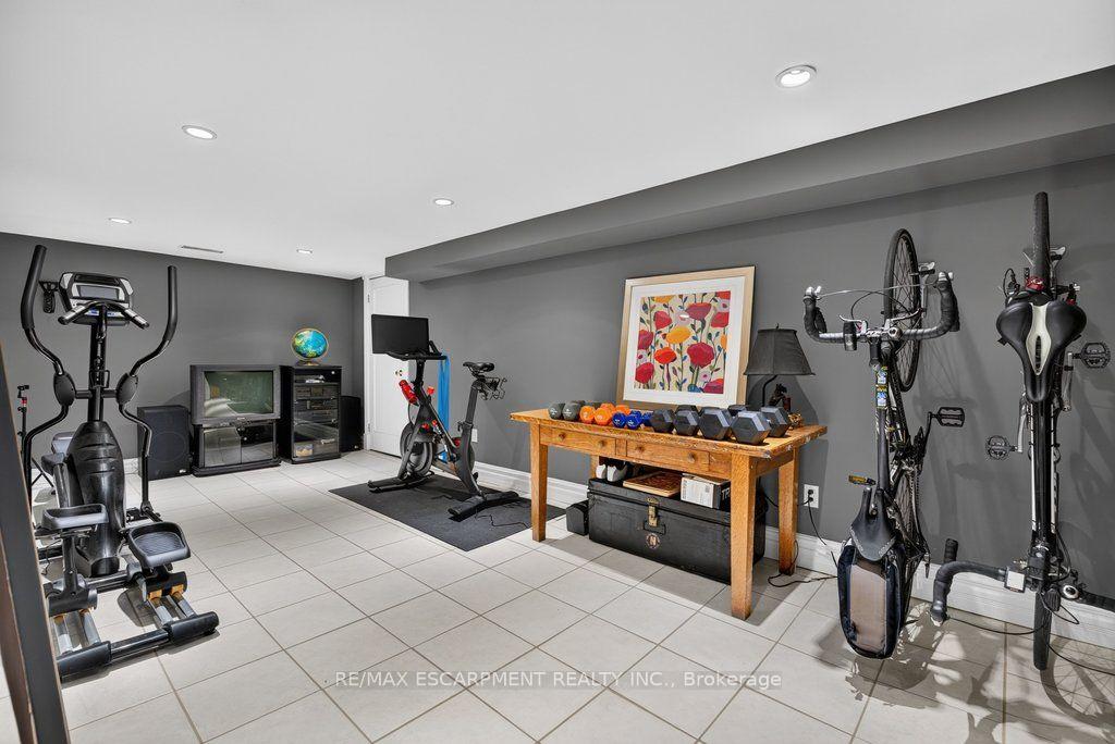 Photo 36 of 3151 Lakeshore Road, Burlington, Roseland — HOMEH