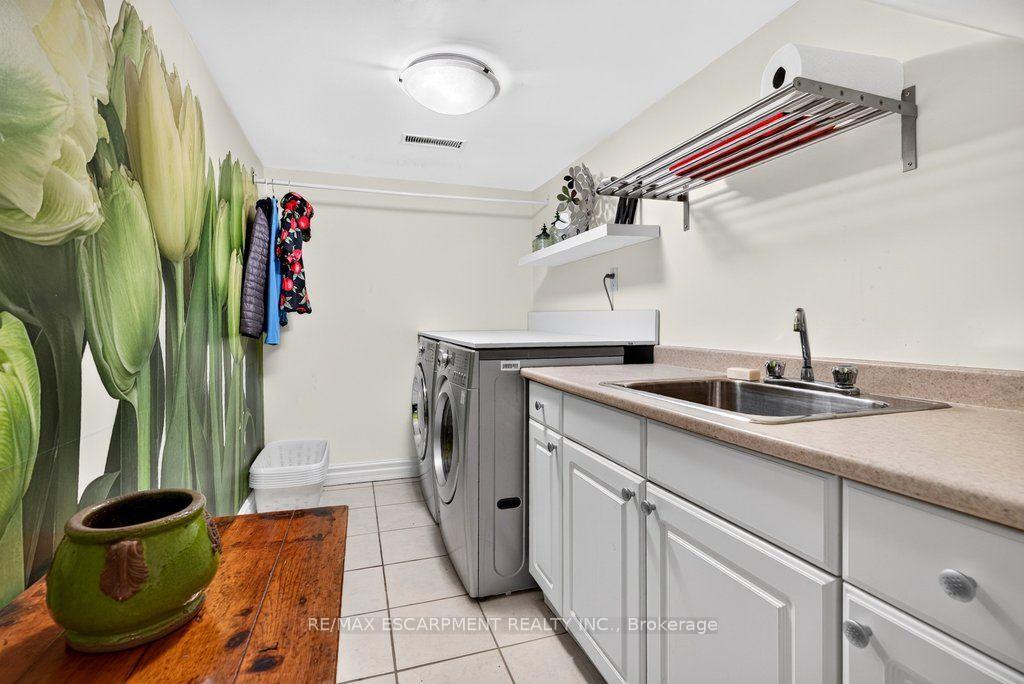 Photo 37 of 3151 Lakeshore Road, Burlington, Roseland — HOMEH