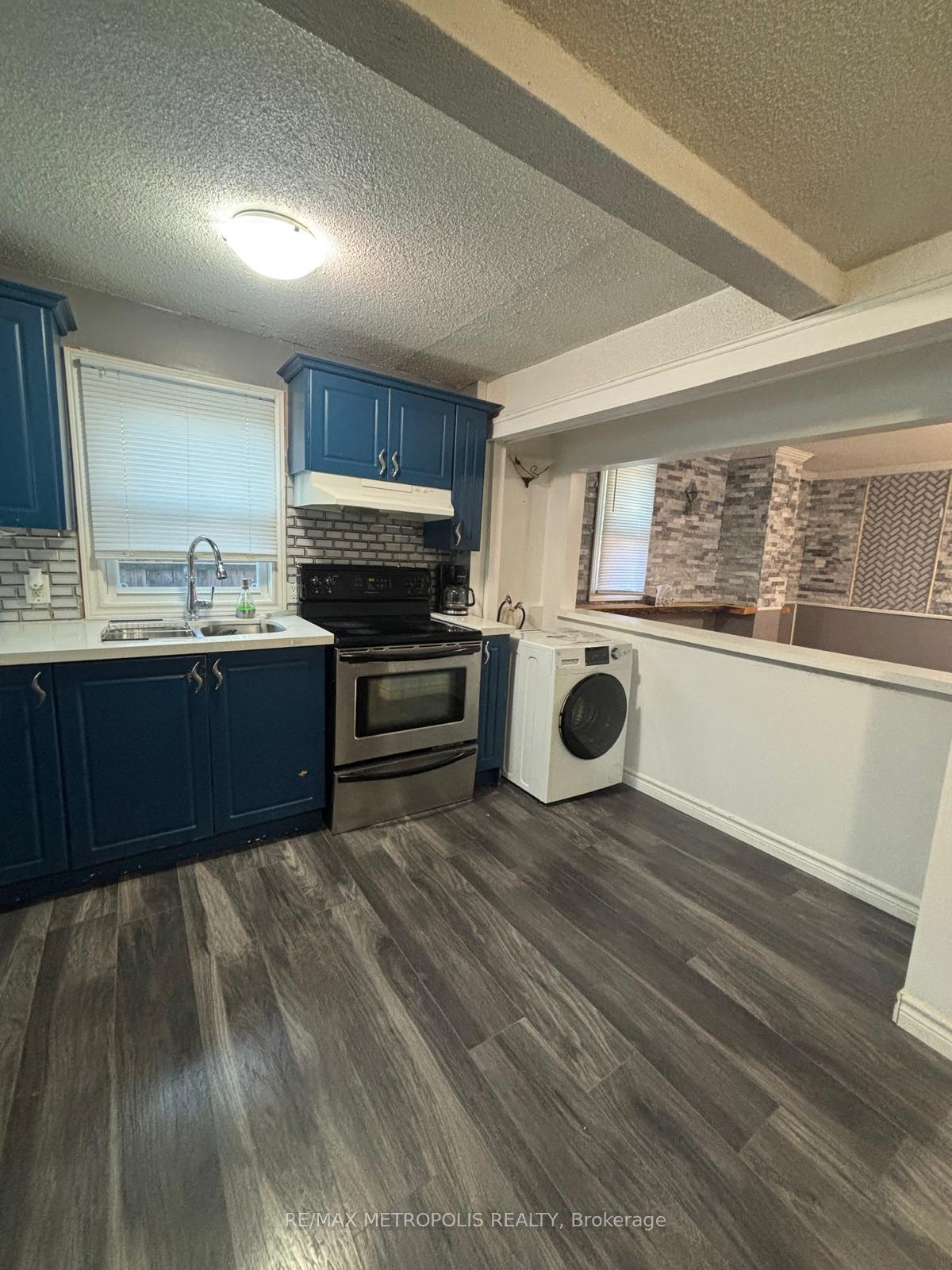 Photo 6 of 28 & 30 Thompson Drive, Georgina, Sutton & Jackson's Point — HOMEH