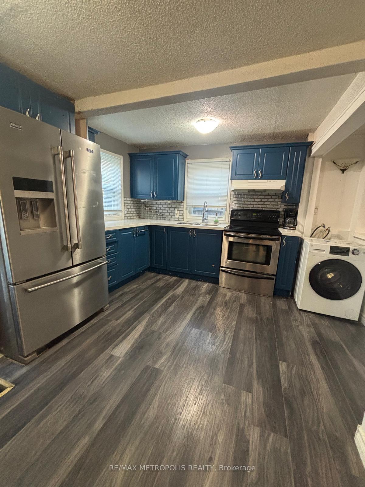Photo 9 of 28 & 30 Thompson Drive, Georgina, Sutton & Jackson's Point — HOMEH