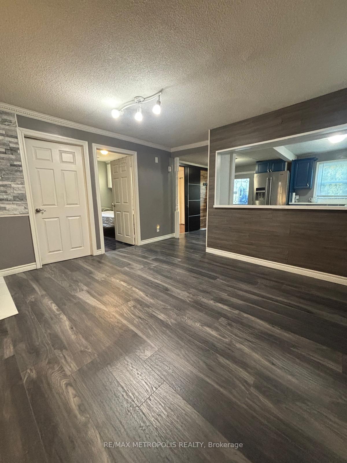 Photo 12 of 28 & 30 Thompson Drive, Georgina, Sutton & Jackson's Point — HOMEH