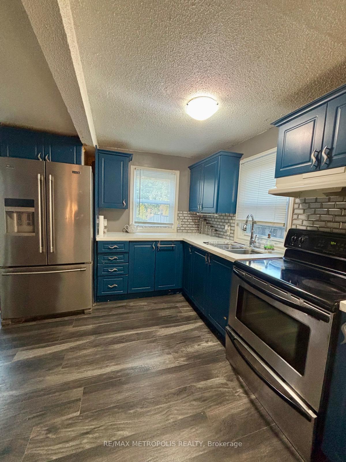 Photo 13 of 28 & 30 Thompson Drive, Georgina, Sutton & Jackson's Point — HOMEH