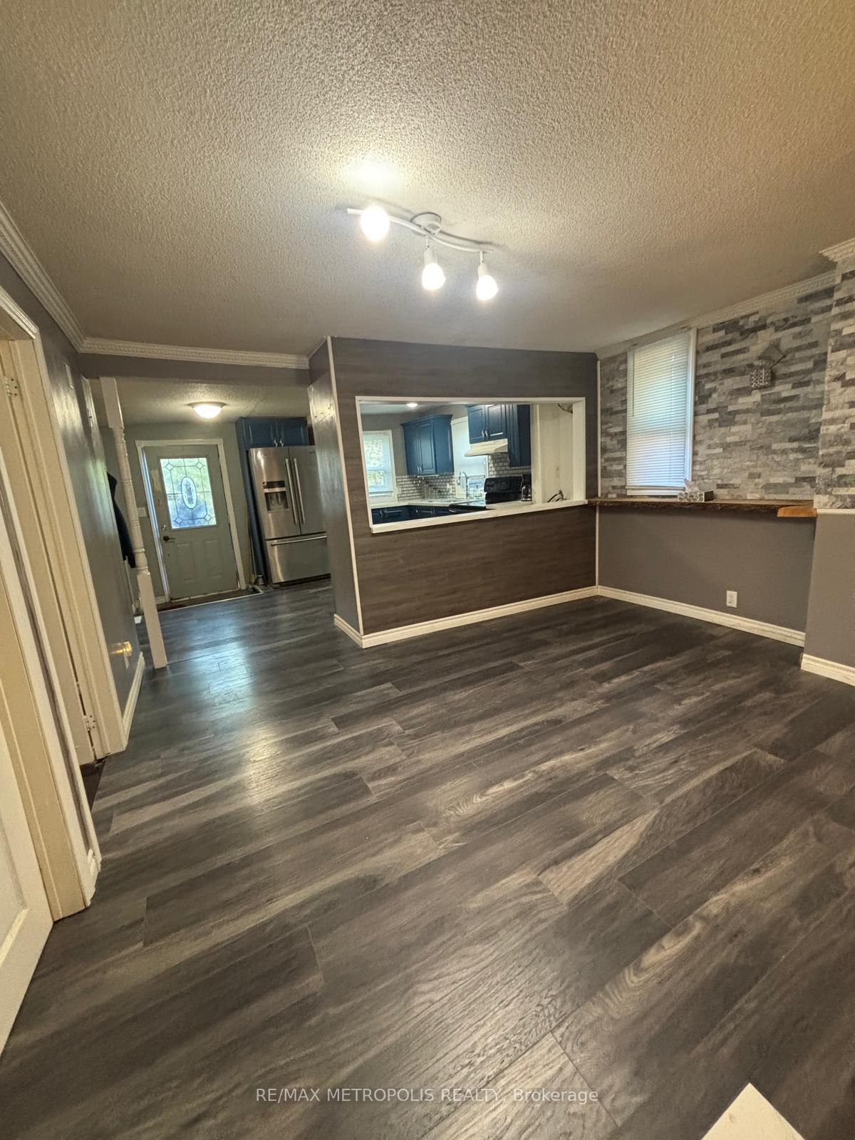 Photo 14 of 28 & 30 Thompson Drive, Georgina, Sutton & Jackson's Point — HOMEH