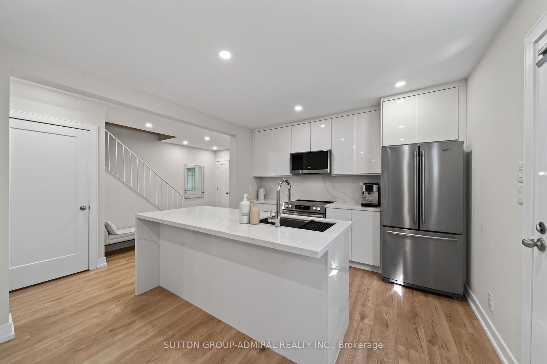 Photo 6 of 770 Pam Crescent, Newmarket, Huron Heights-Leslie Valley — HOMEH